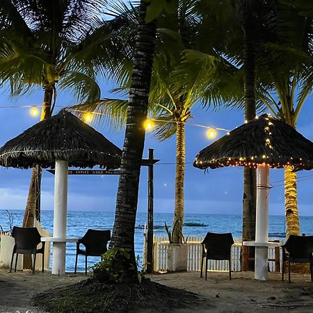 Treasure Beach Resort Carles Bagian luar foto