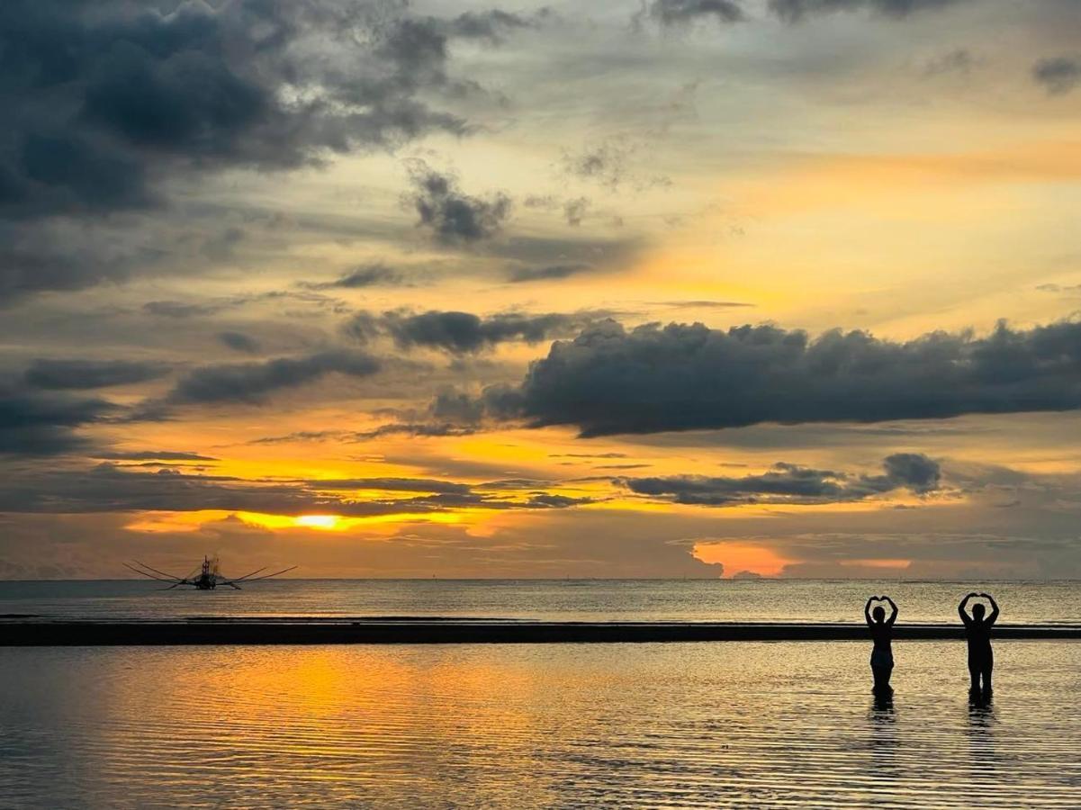 Treasure Beach Resort Carles Bagian luar foto