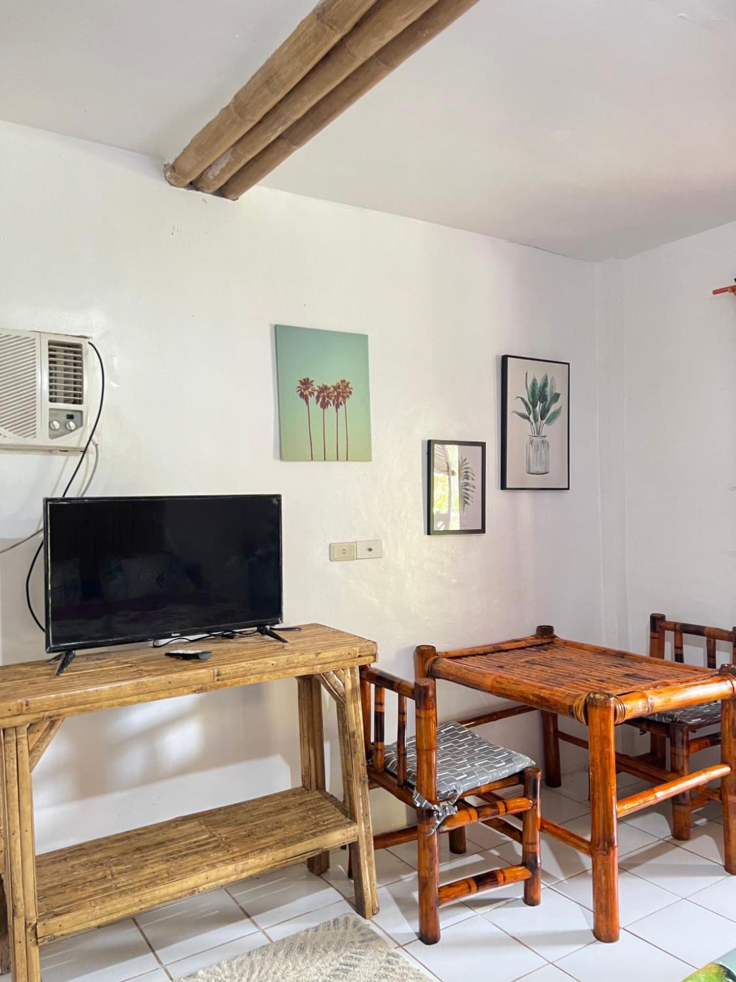 Treasure Beach Resort Carles Bagian luar foto