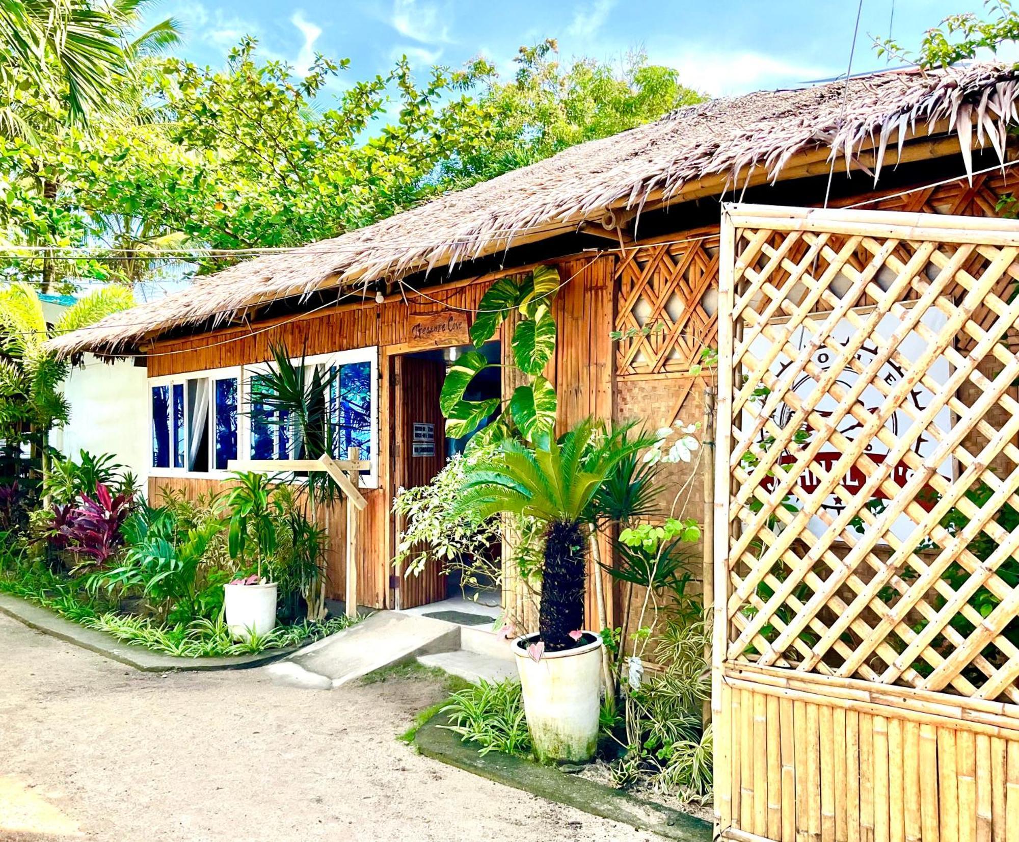 Treasure Beach Resort Carles Bagian luar foto