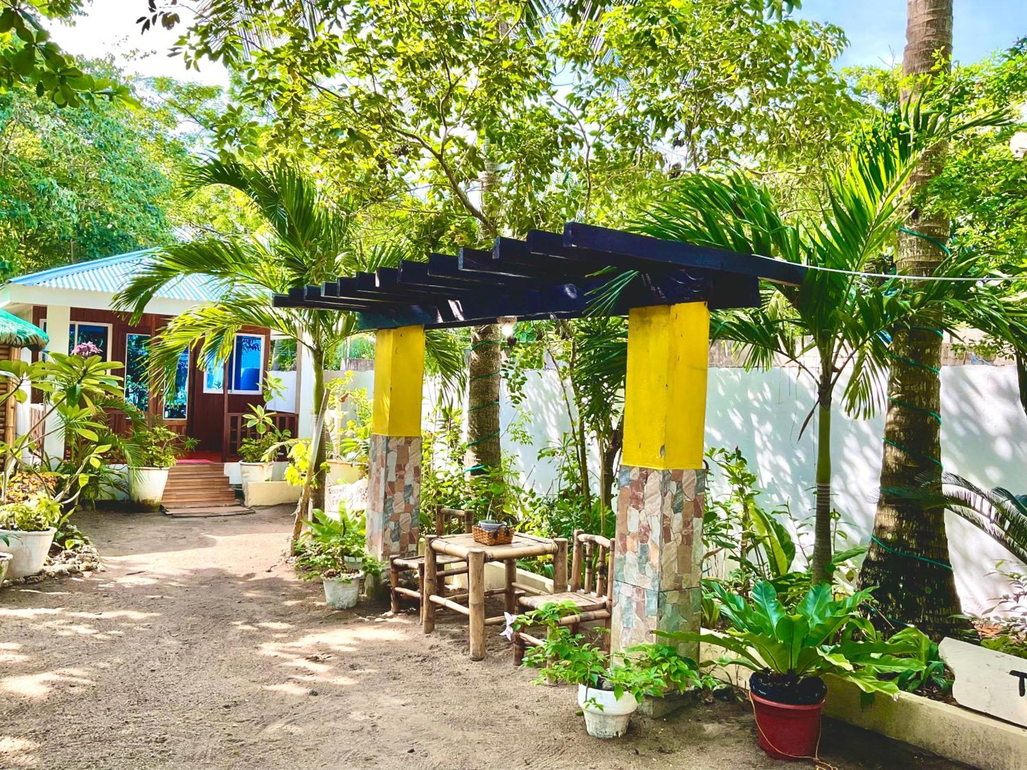 Treasure Beach Resort Carles Bagian luar foto