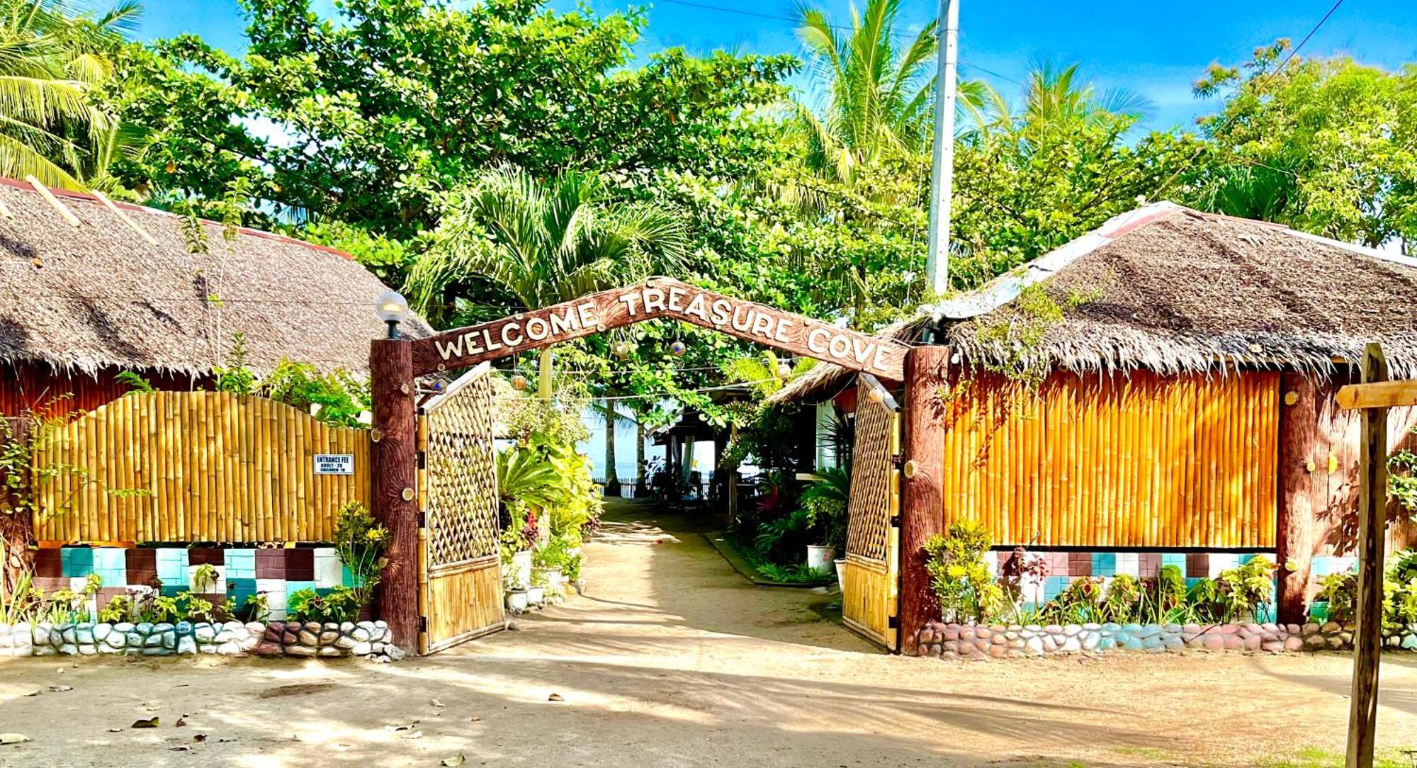 Treasure Beach Resort Carles Bagian luar foto