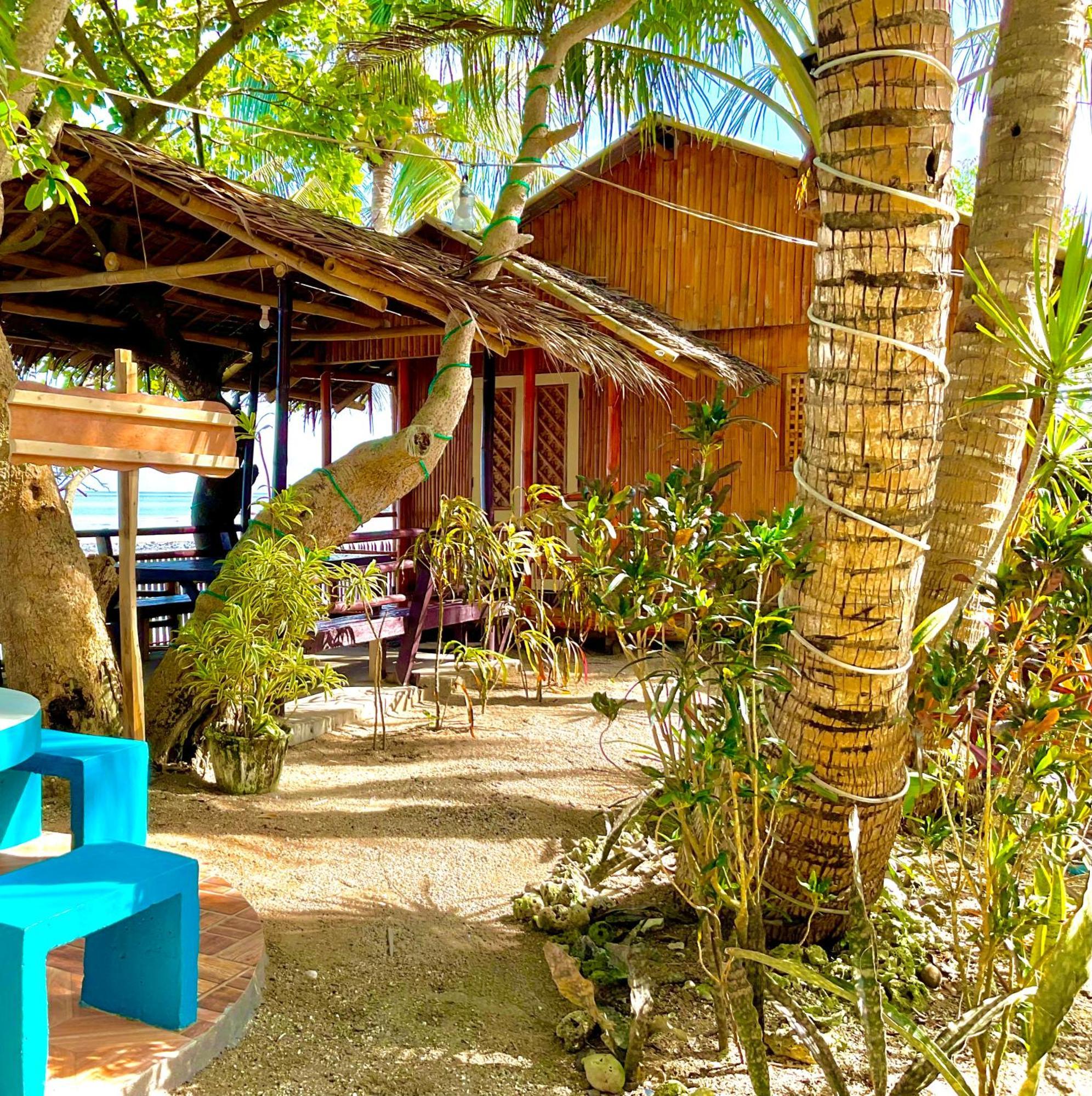Treasure Beach Resort Carles Bagian luar foto